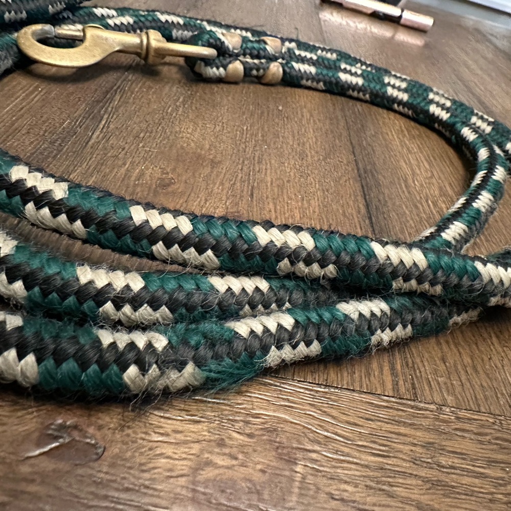 Horse Tack - 9’ Weaver Lead Rope - Picture 4 of 6